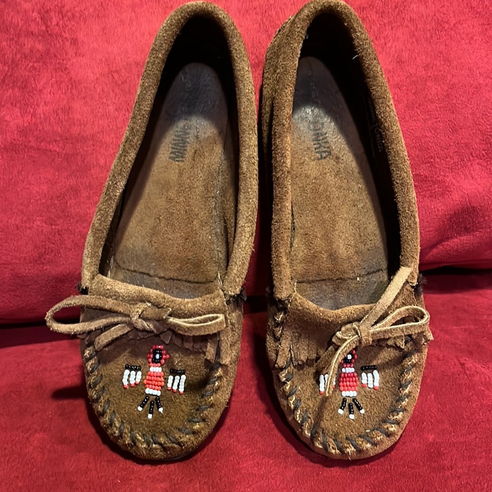 Dark Brown Suede Minnetonka Moccasins. Size 7 - Picture 8 of 10
